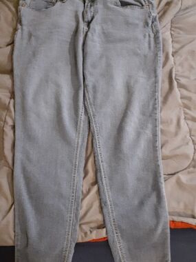 Jordache Light Gray Straight Leg Women’s Jeans